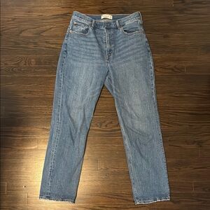 Abercrombie Ultra High rise ankle straight jean